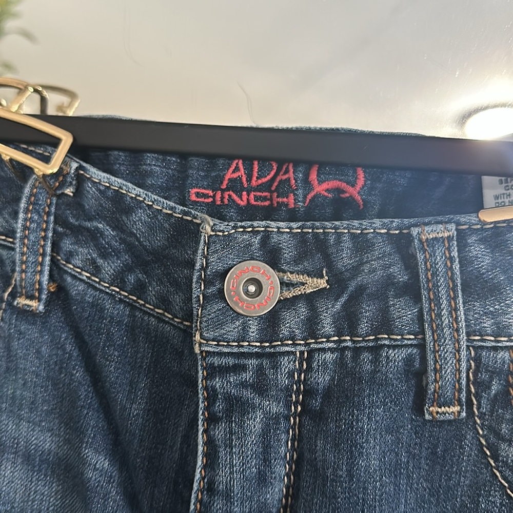 Cinch Ada Jeans - Picture 2 of 4